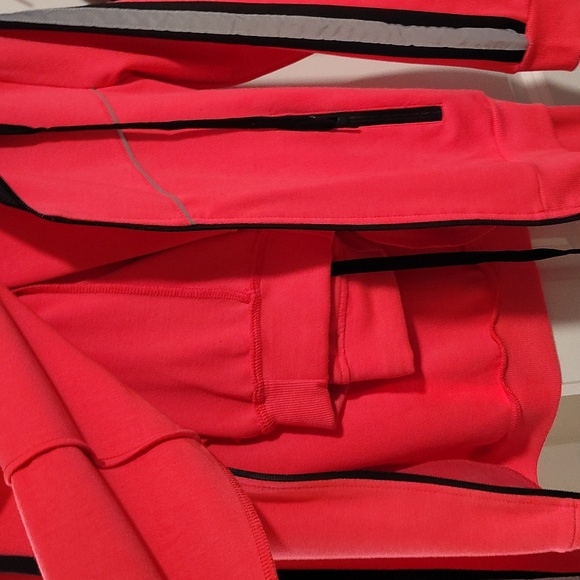 Pink sweatsuit - Picture 4 of 5